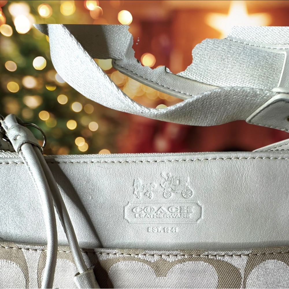 Coach cream jacquard signature and leather crossbody handbag -painted horse bit - Picture 7 of 15